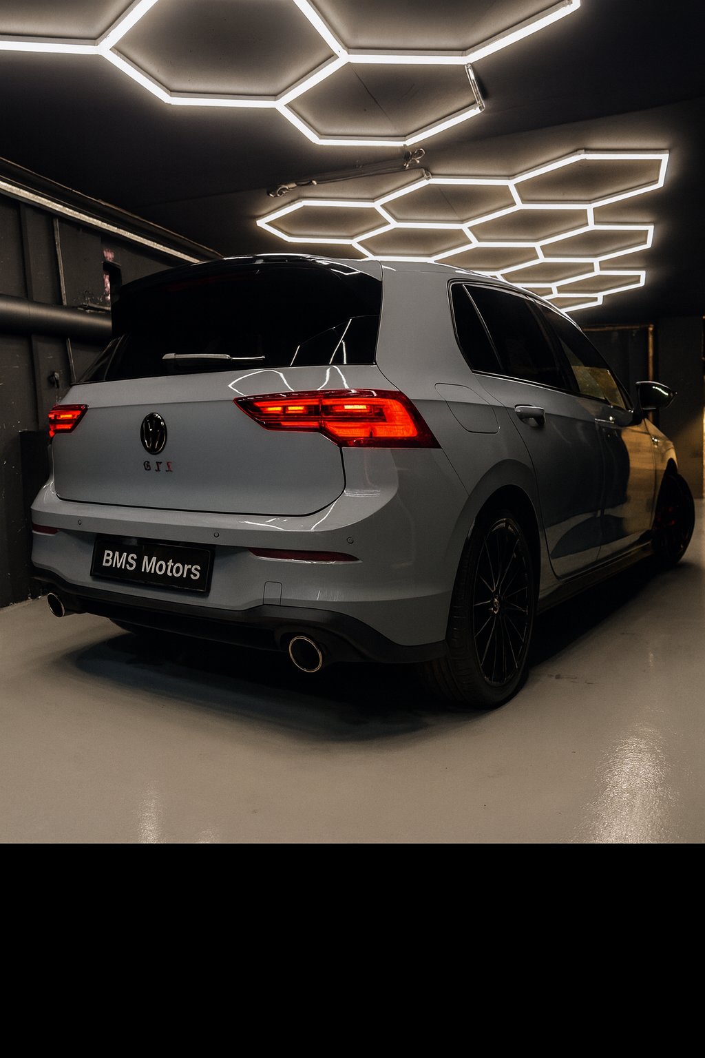 BMW M8 Competition Gris Vue 2